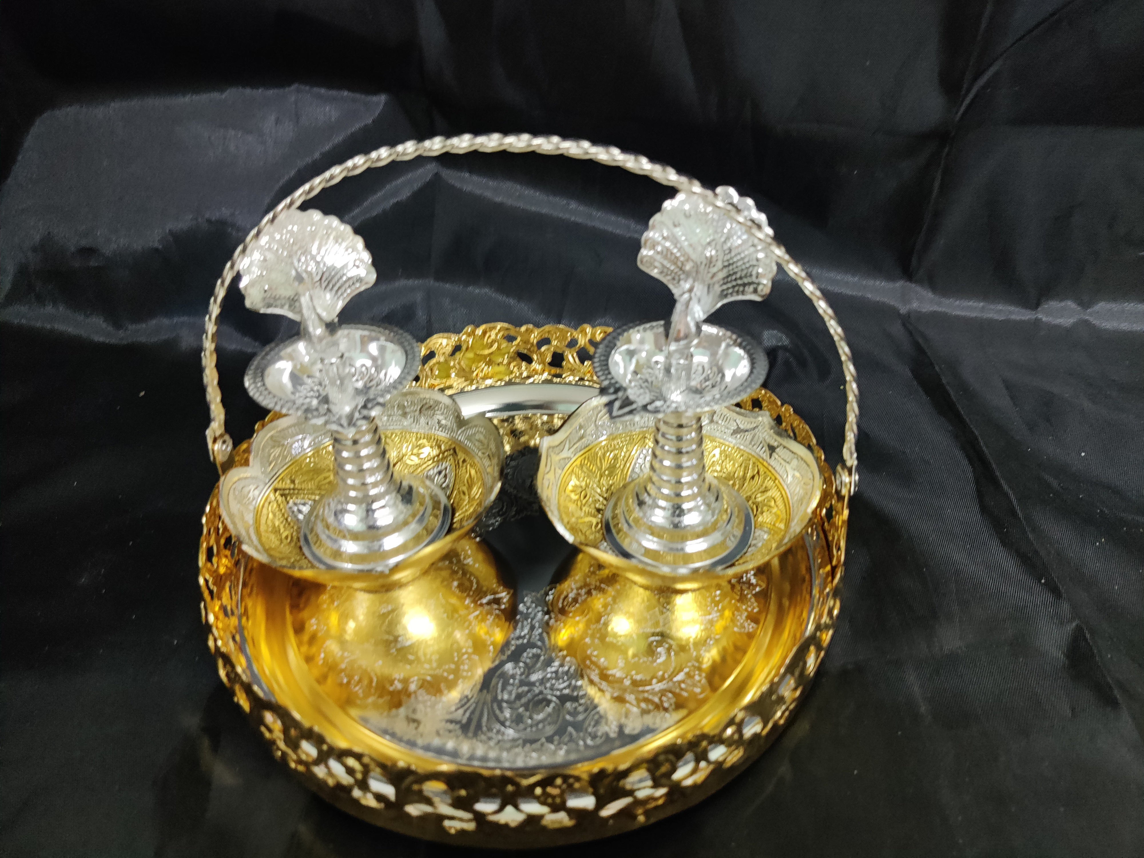 Imported Round 8" Tray With Peacock 5"diya Pair