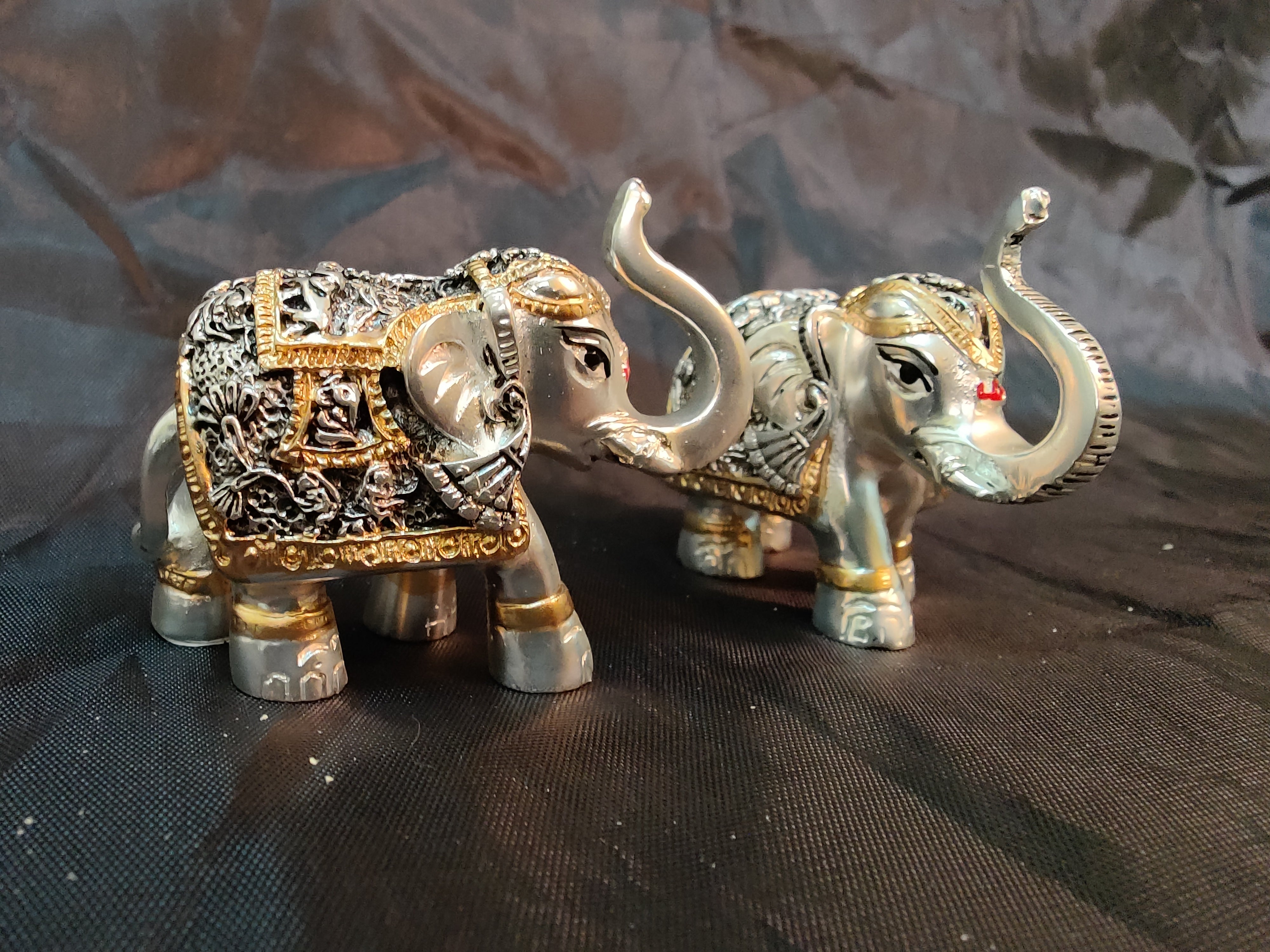 2.5" Pearl Finish Elephants