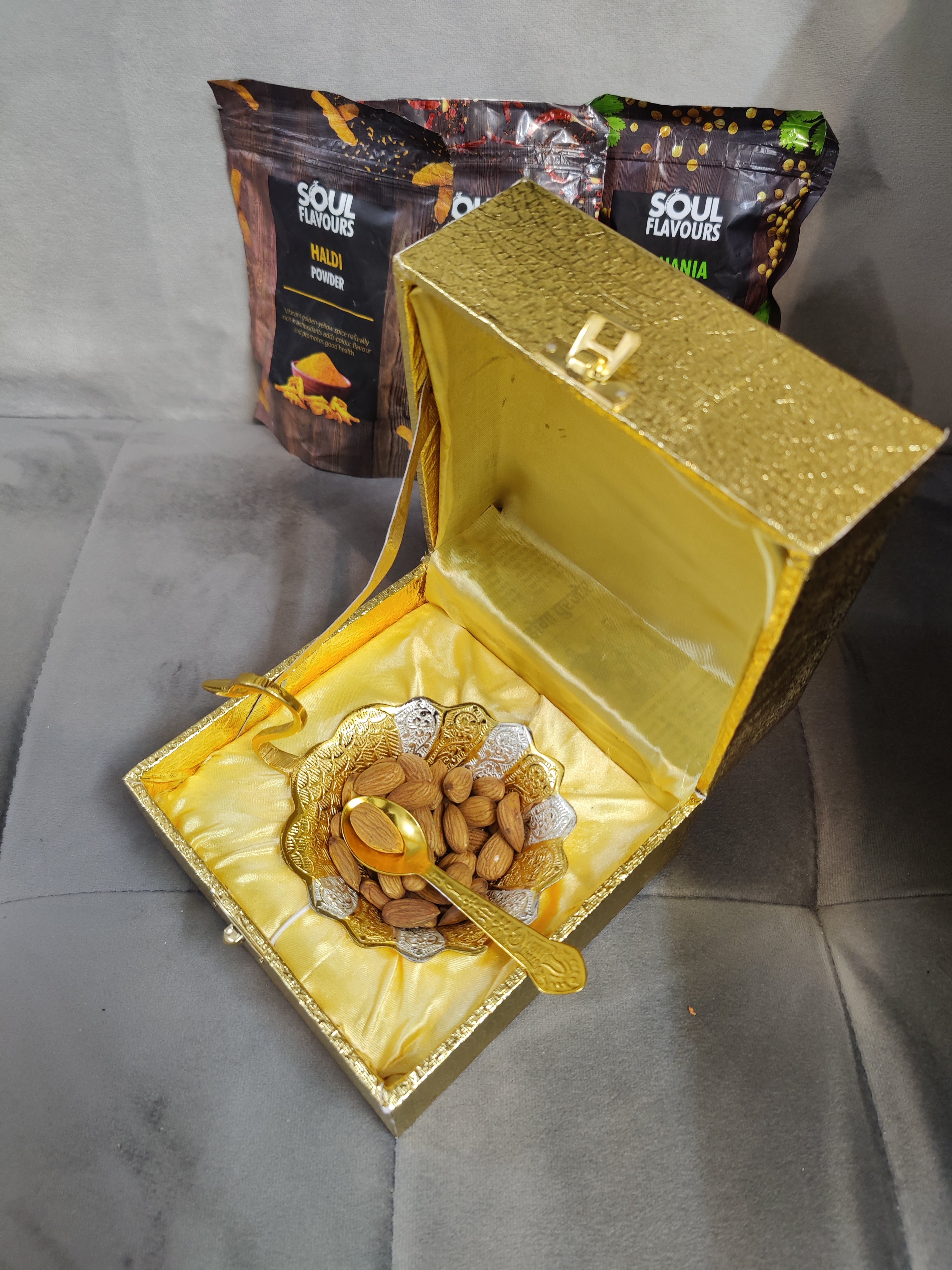 G S Swan Bowl 4" With Box