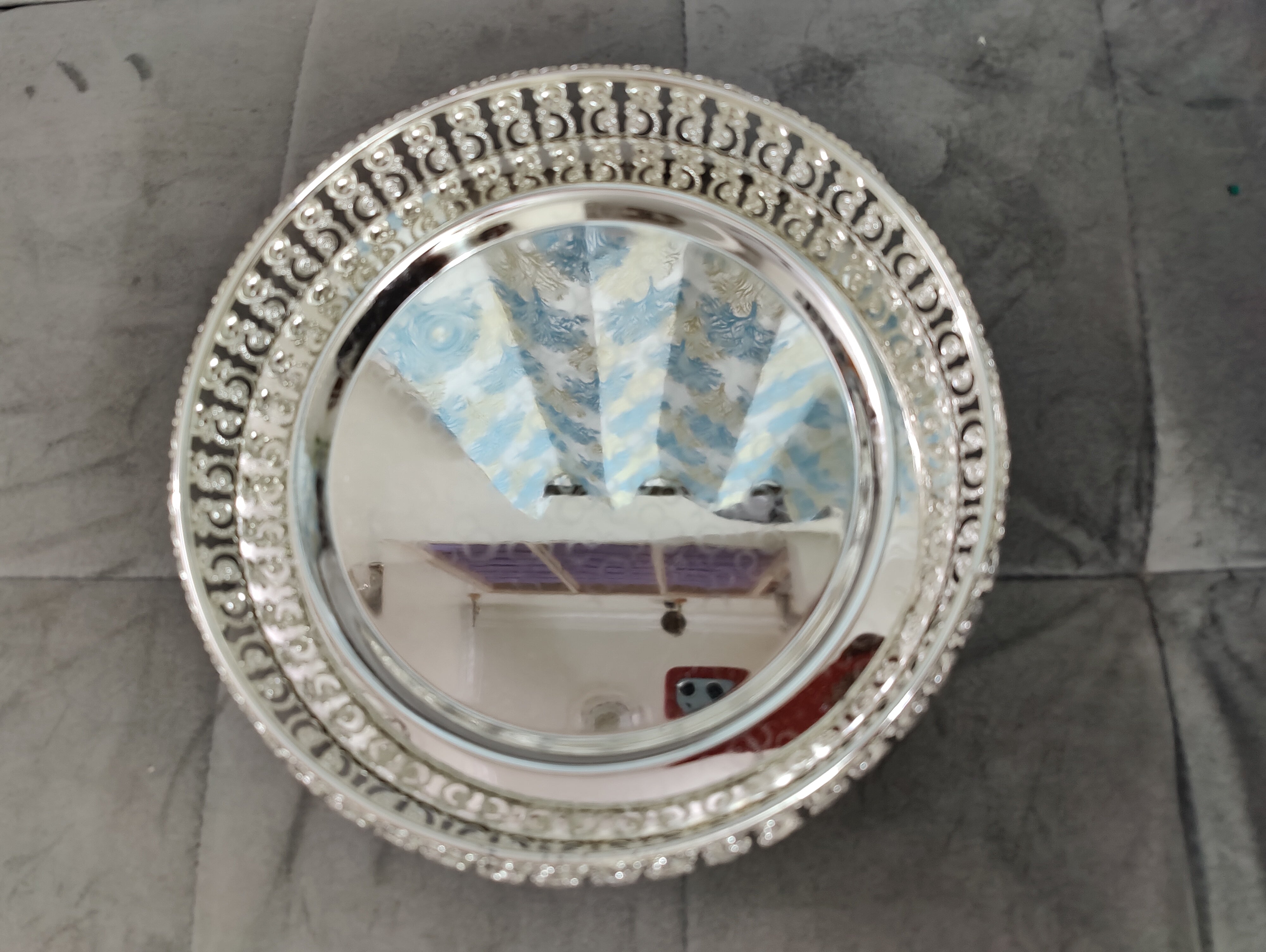 Imported GS round tray 10"