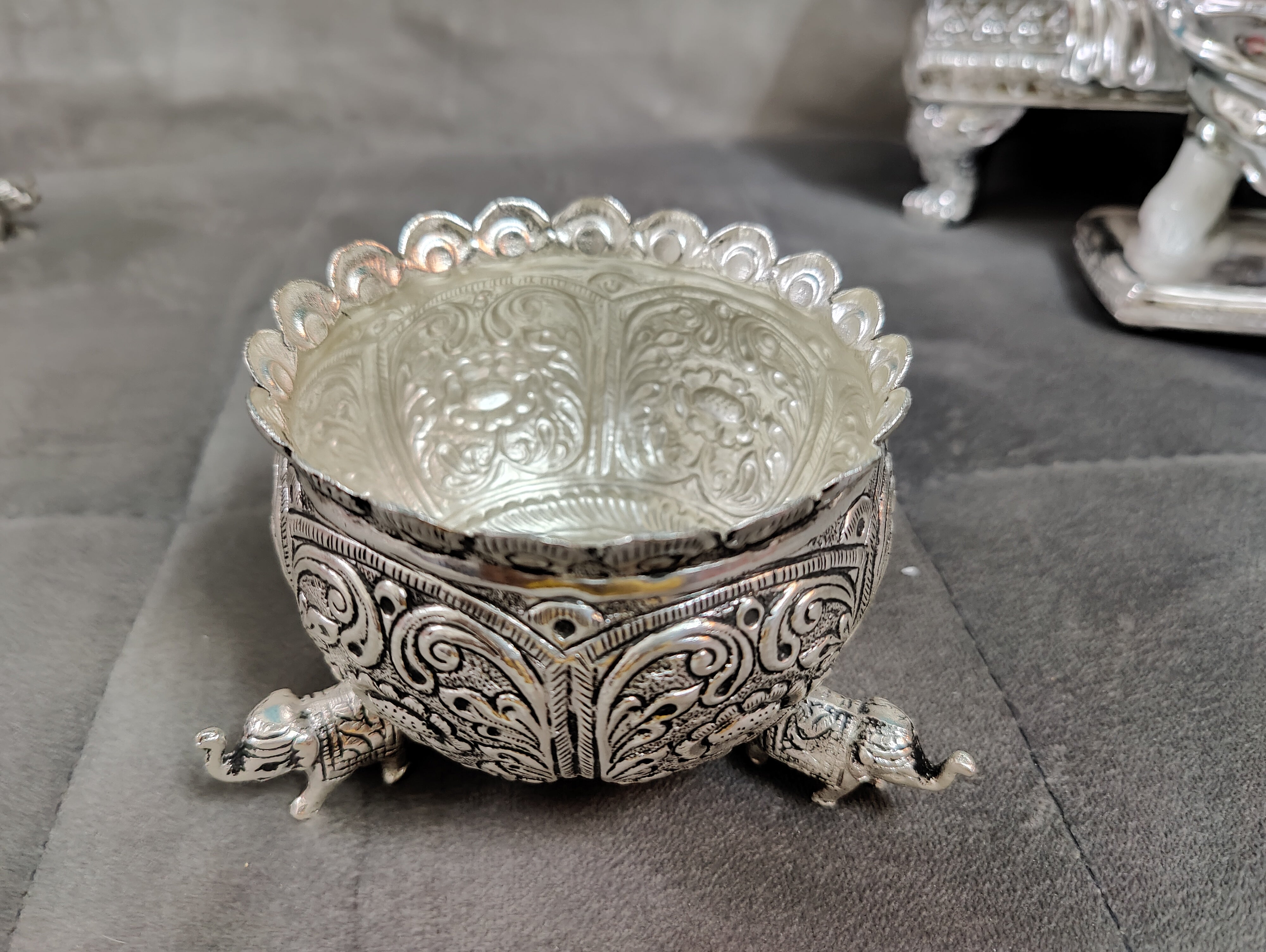 GS Antique Fancy Design Bowl with Elephant Leg 4"