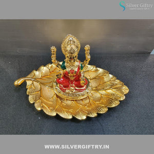 Imported Leaf Plate With 24kr Gold Lakshmi Idol 3" | Silver Giftry | SGT20K379