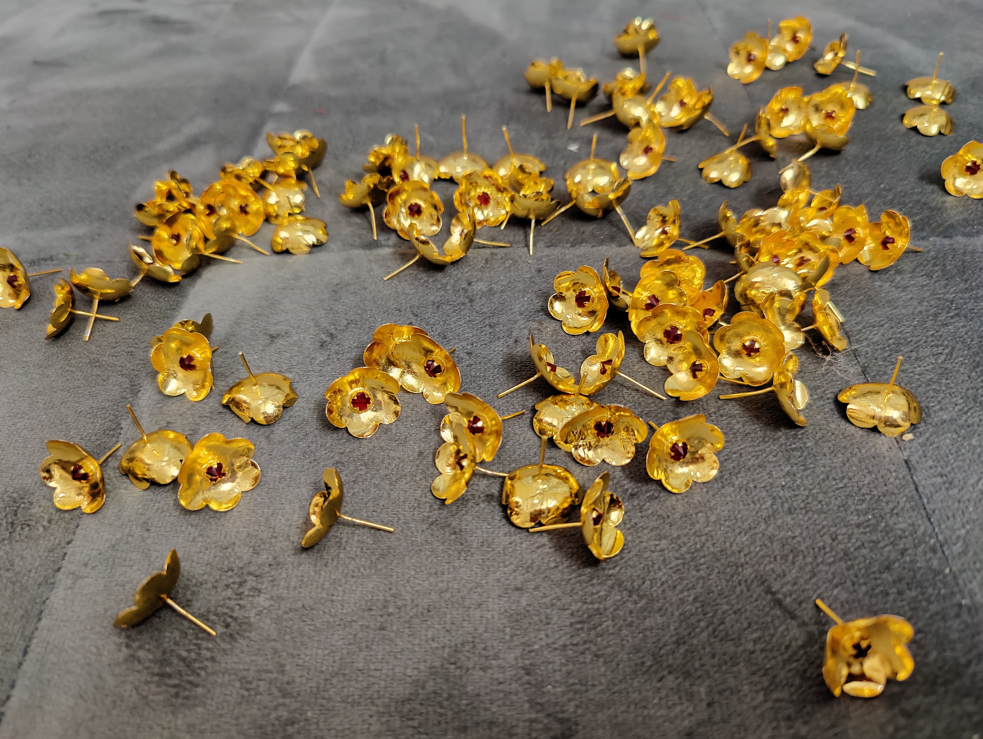 GS 108 gold Mantra flowers with stones