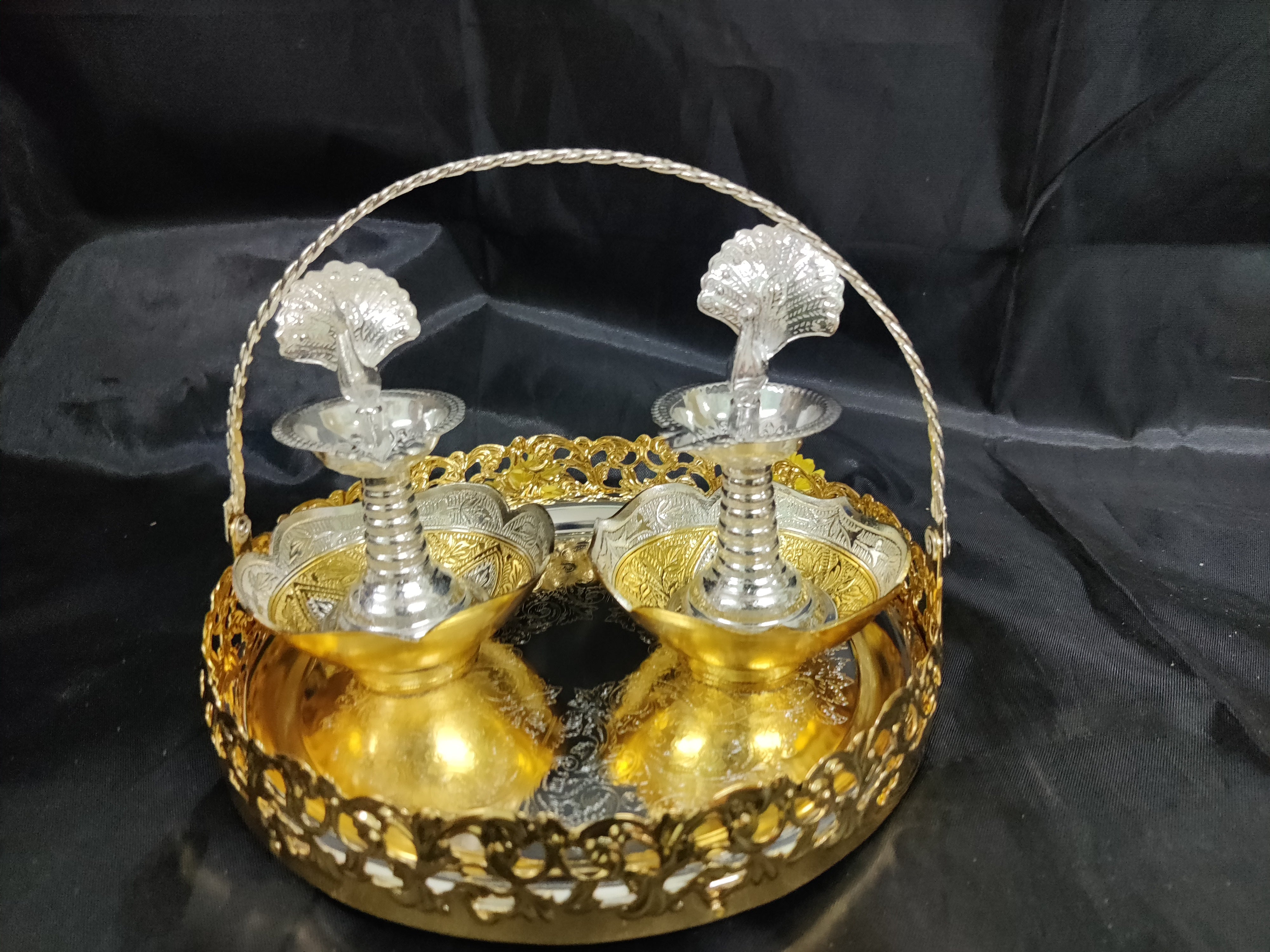Imported Round 8" Tray With Peacock 5"diya Pair