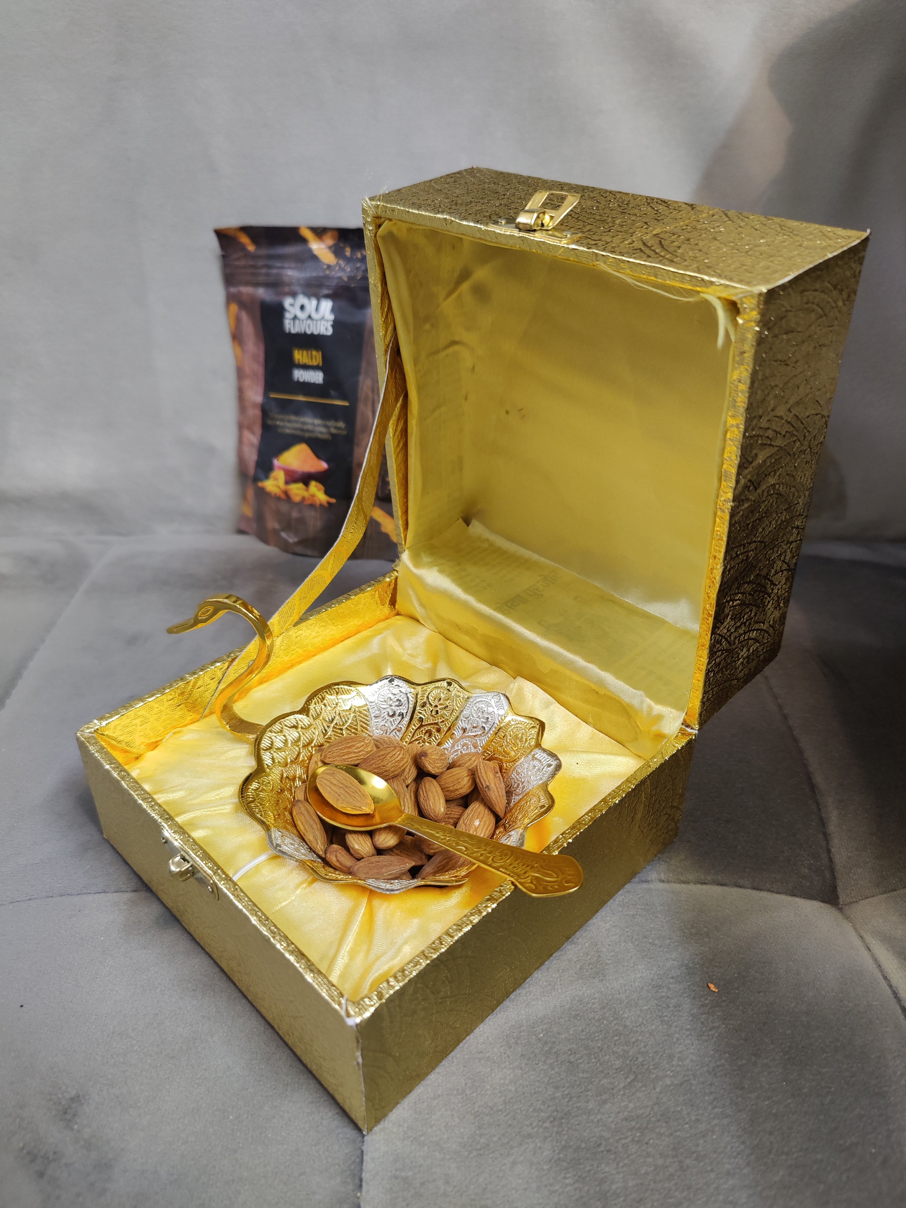 G S Swan Bowl 4" With Box