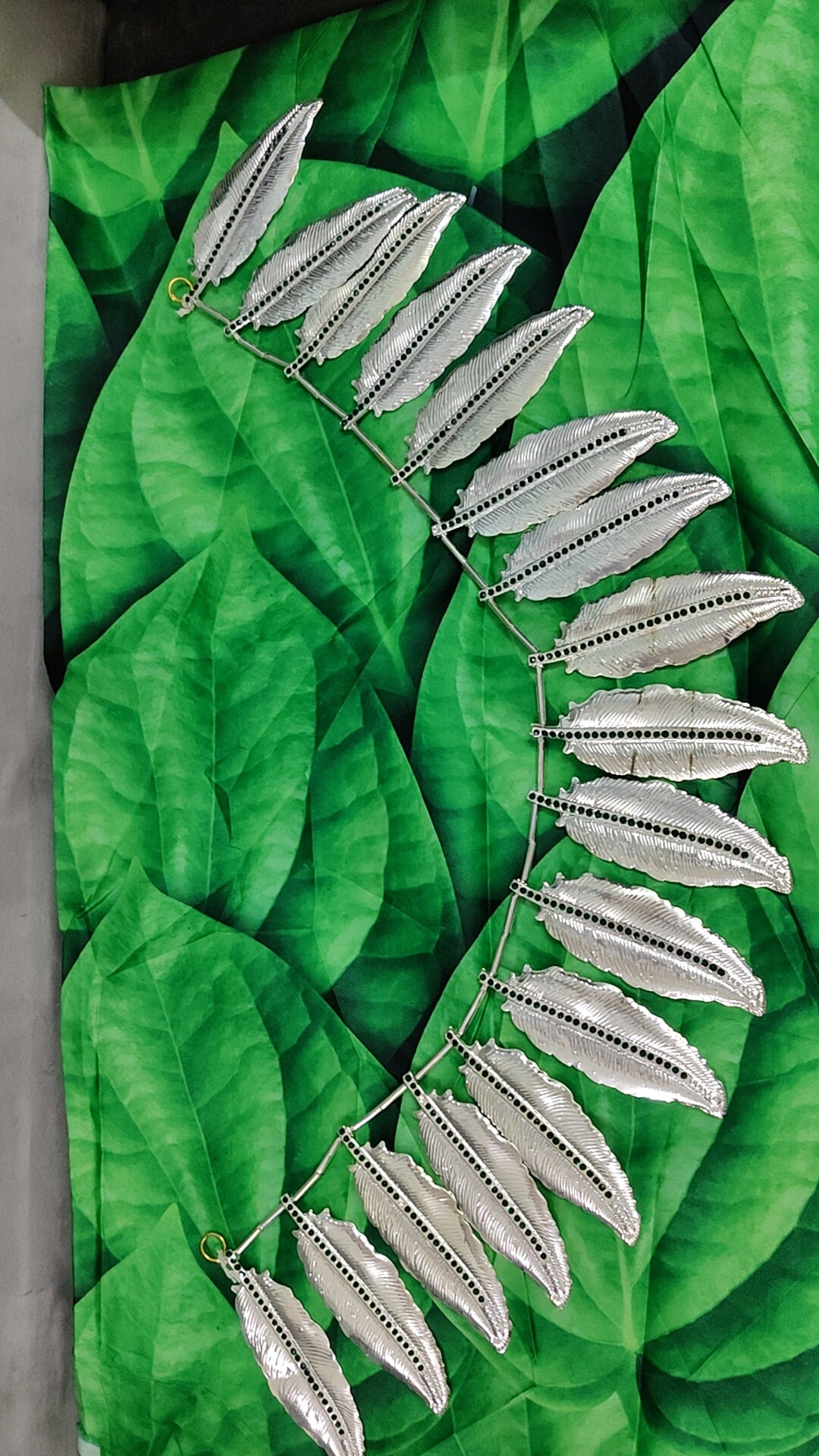 German silver silver thorna 4feet (green stoned)