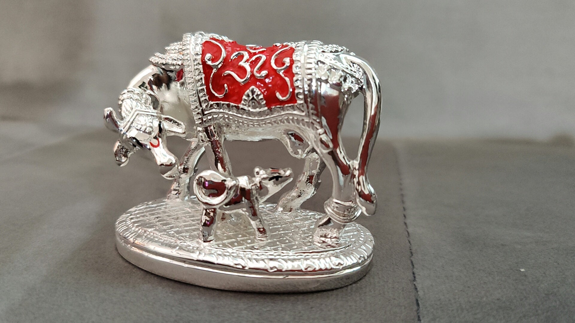 Kamdhenu (Silver and Red) 3"