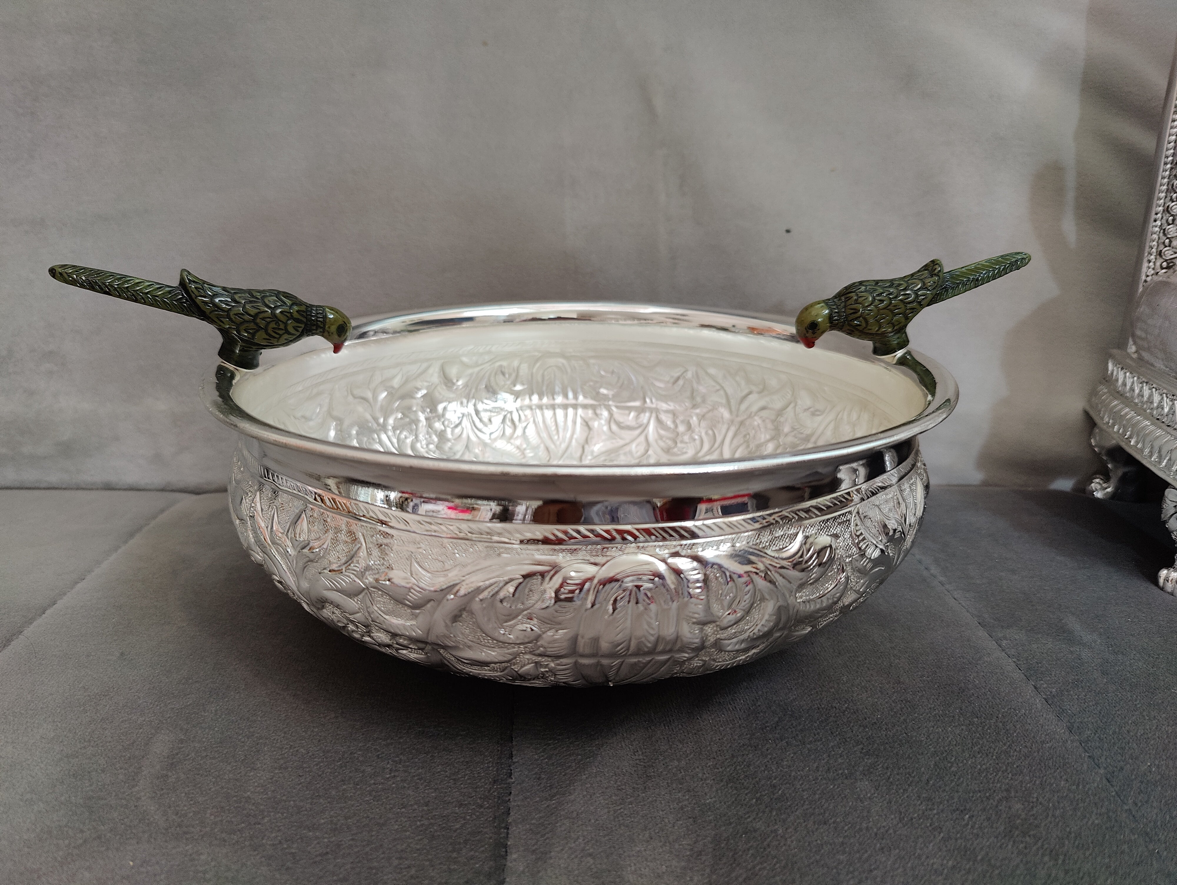 Imported GS Round Parrot Urli 6"