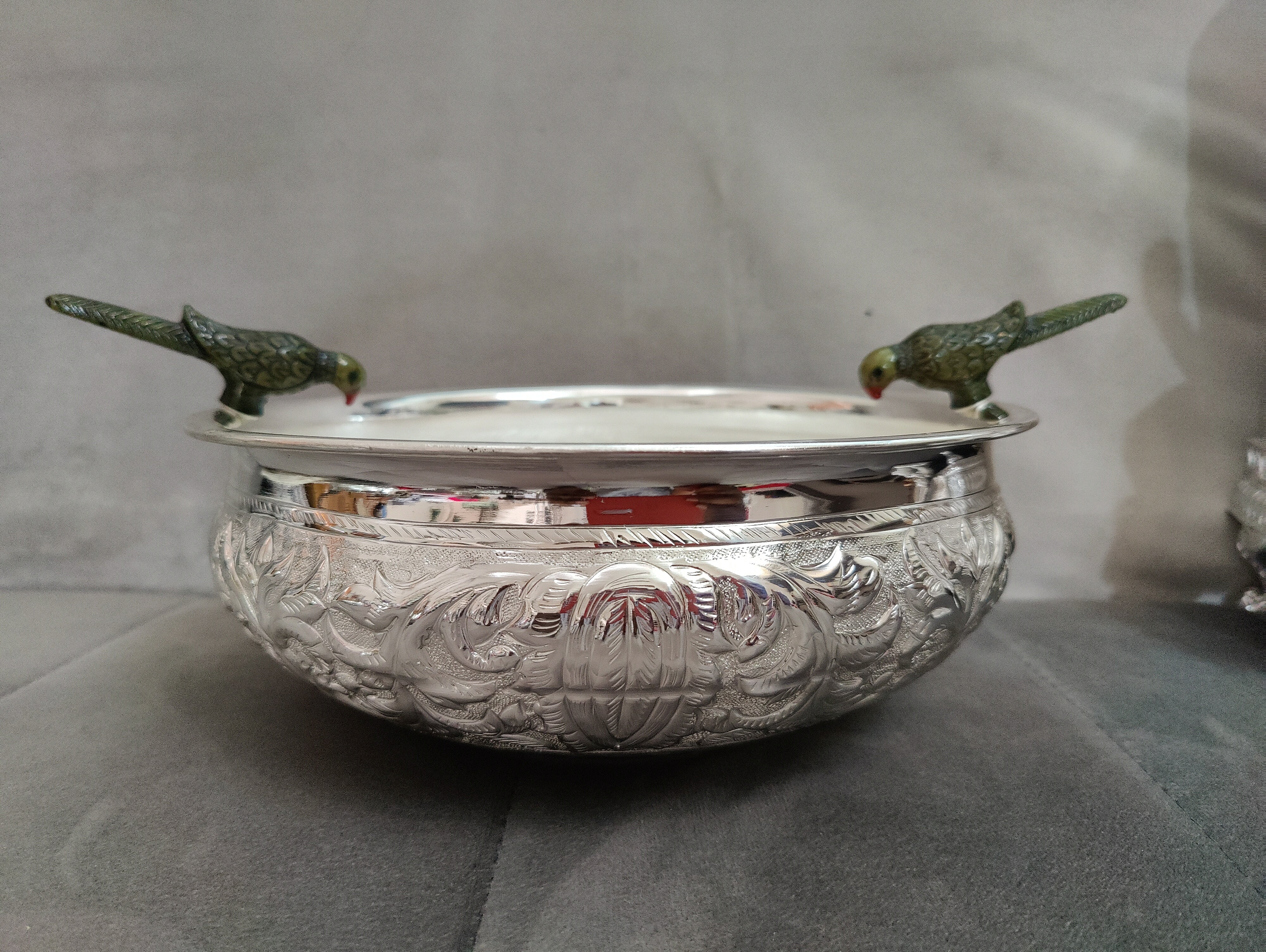 Imported GS Round Parrot Urli 6"