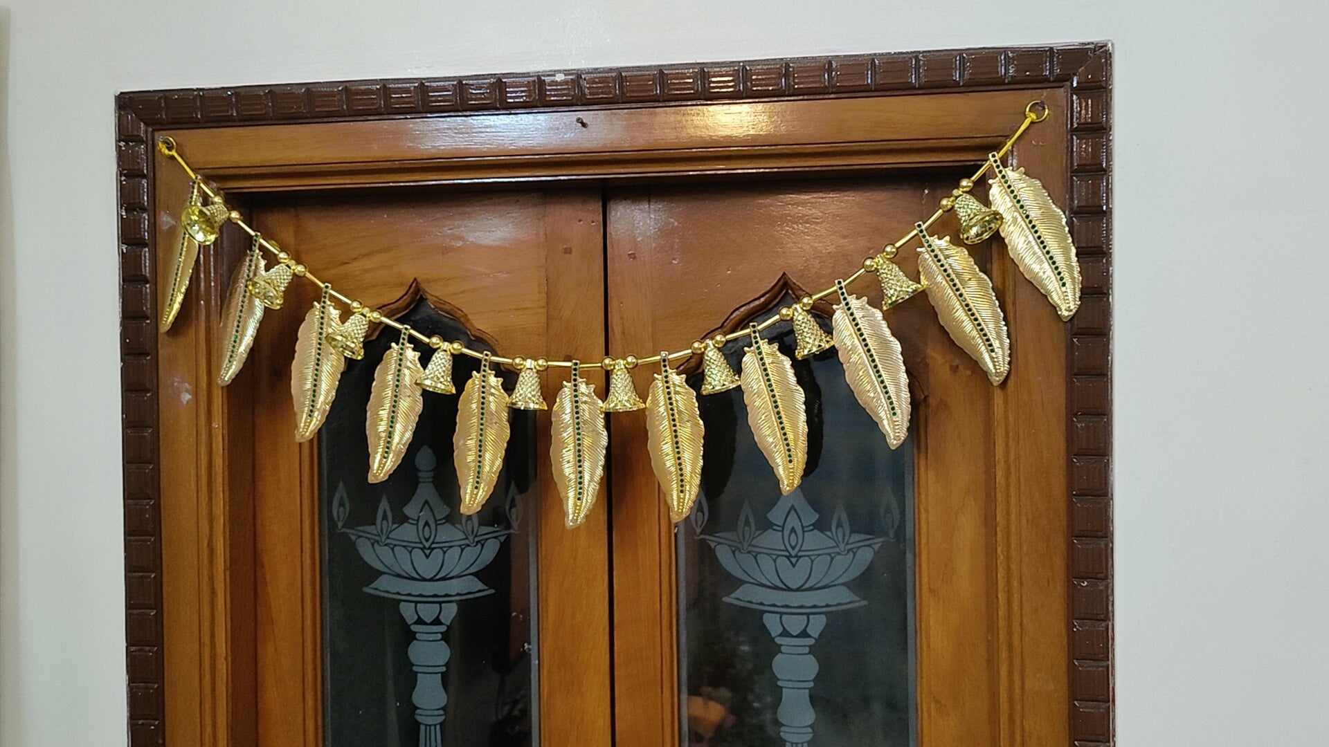 German Silver Gold Leaf Thorna With Bells 3ft (Green Stoned)