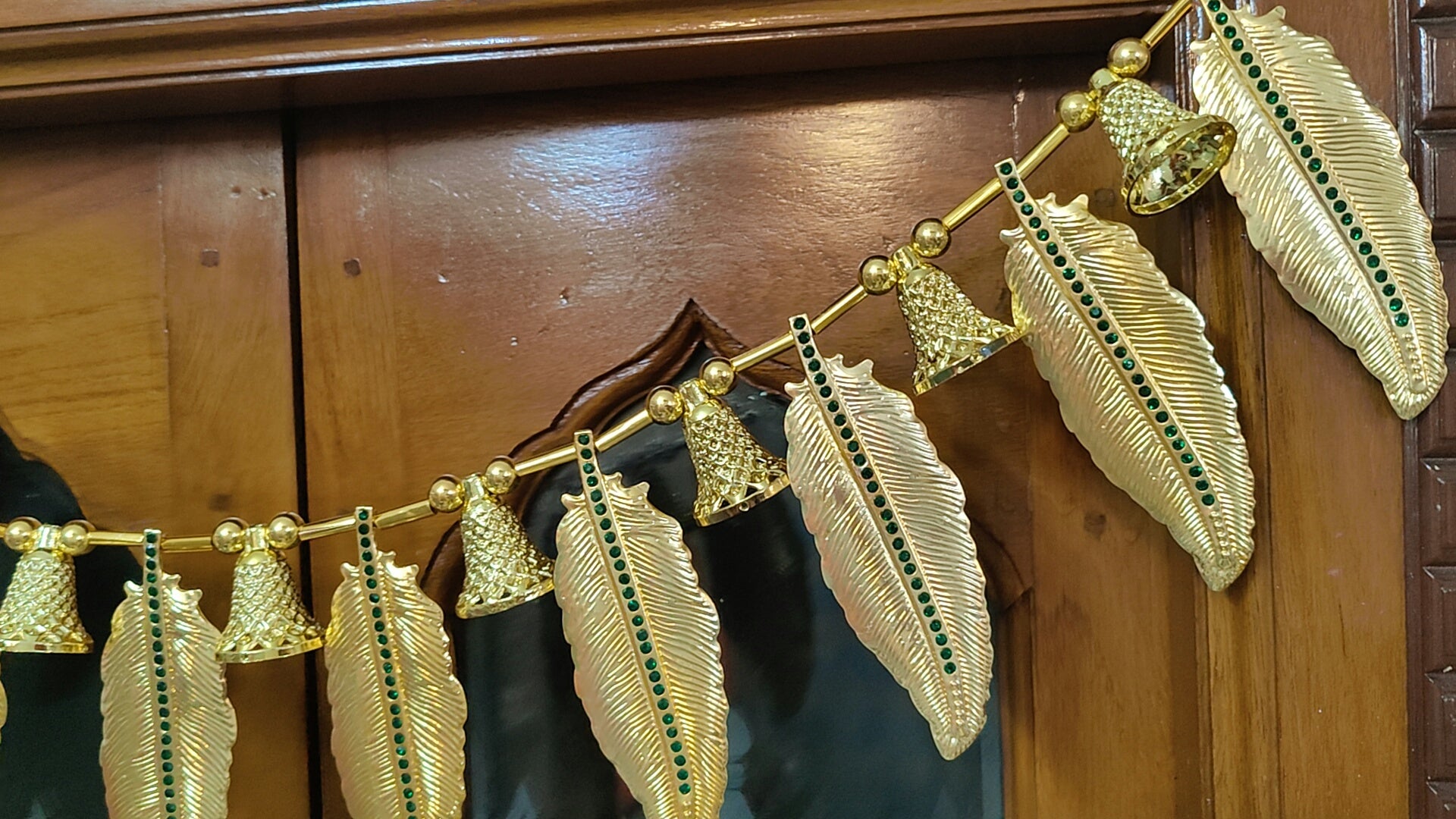 German Silver Gold Leaf Thorna With Bells 3ft (Green Stoned)