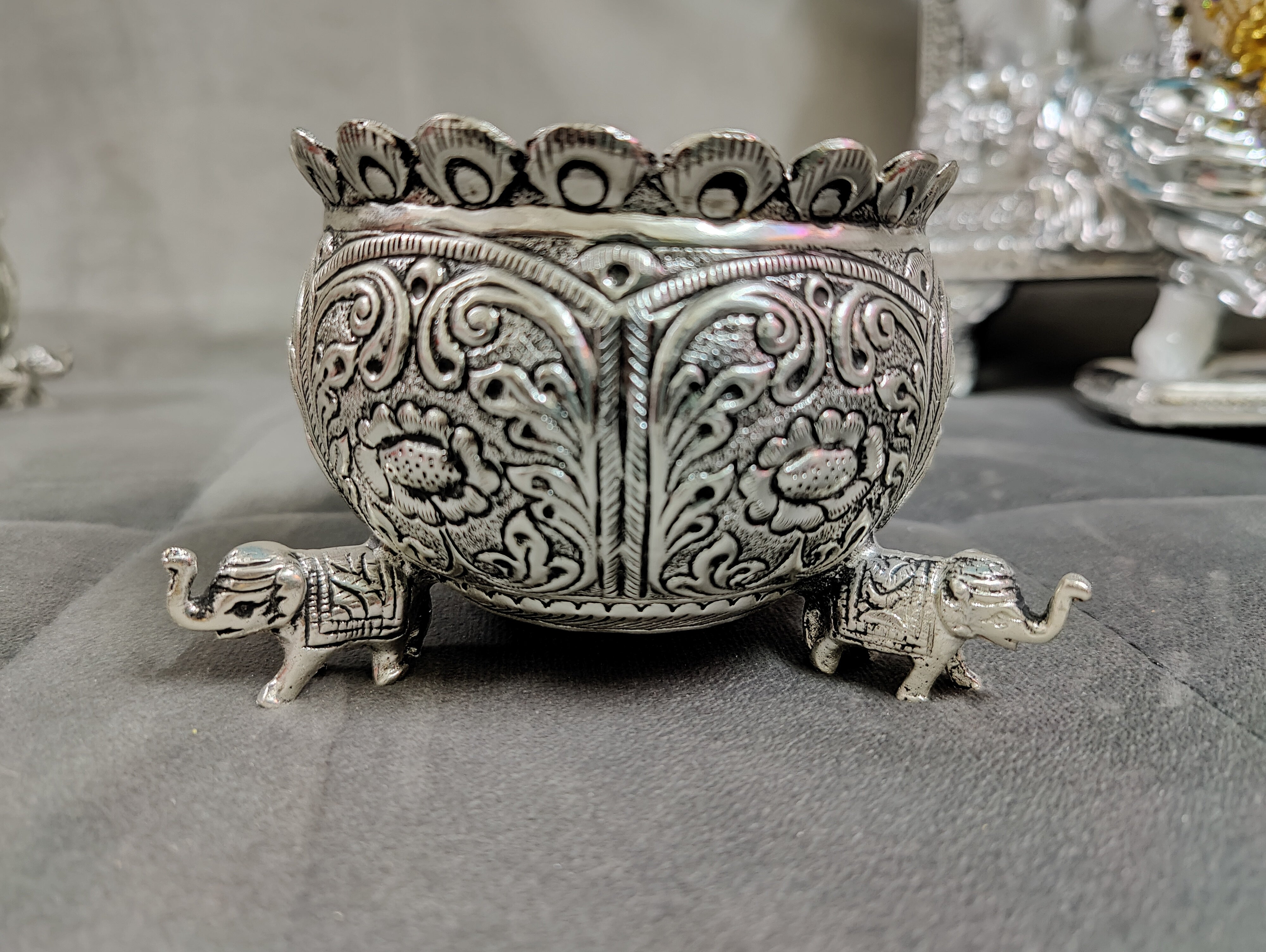 GS Antique Fancy Design Bowl with Elephant Leg 4"