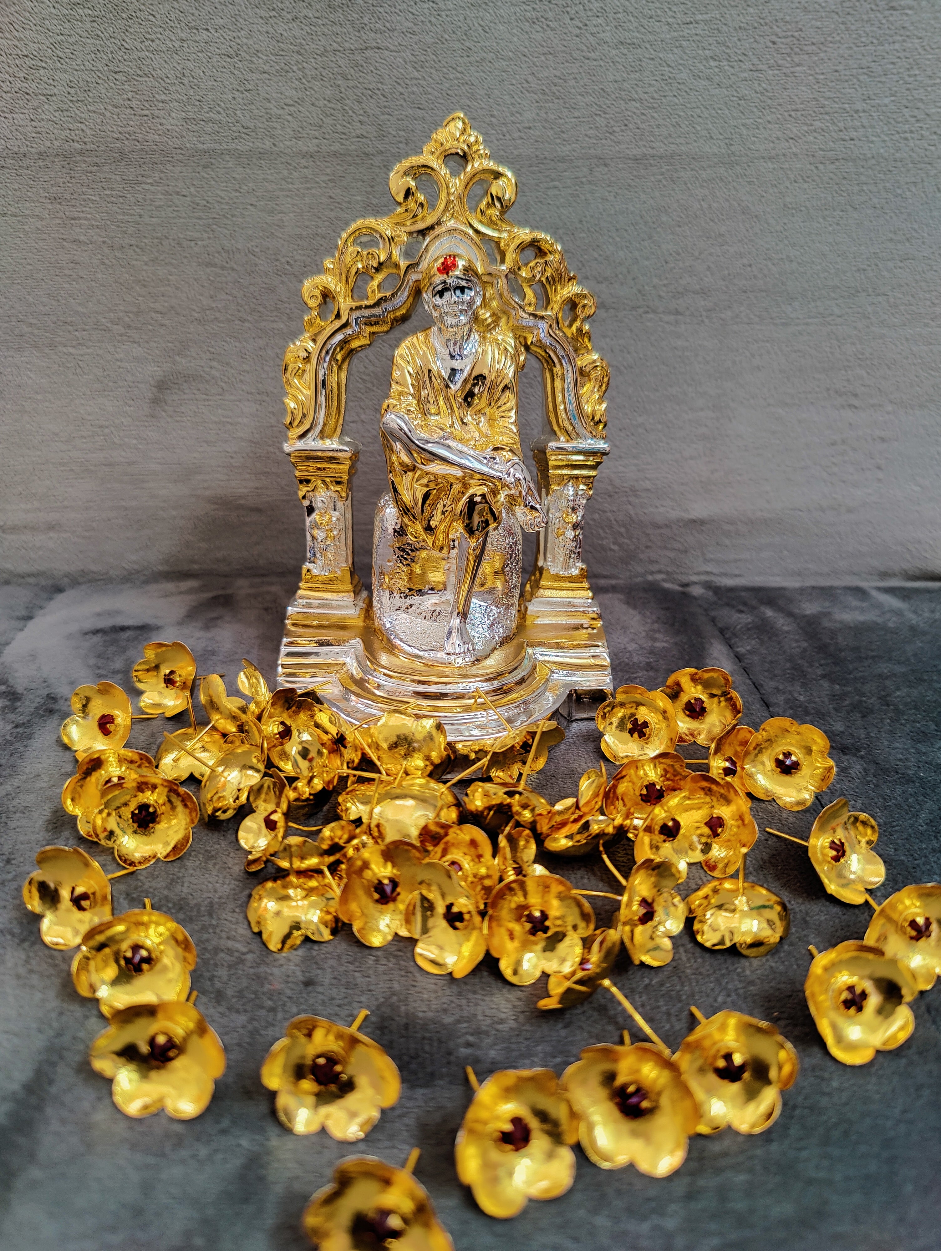 Sai Baba Idol (Gold and Silver) 5" + Mantra Flowers 108