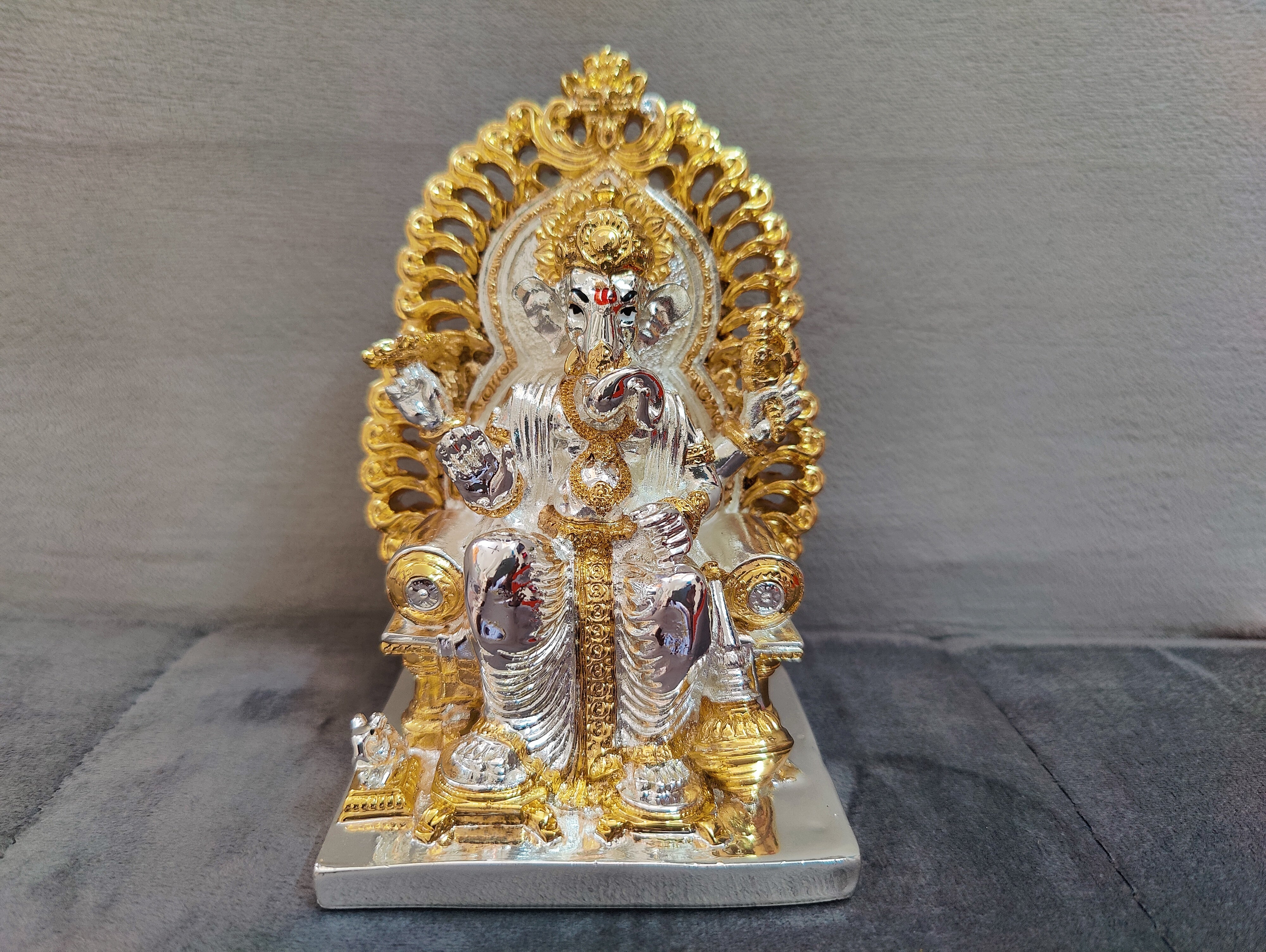 Maharaja Ganesh Idol (Gold and Silver) 5"