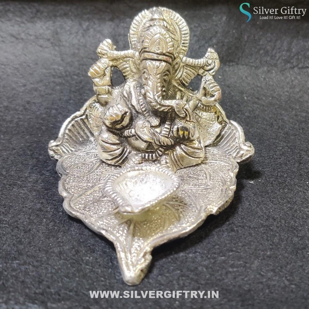 Leaf Ganesh Diya 4" | Silver Giftry | SGT20K406