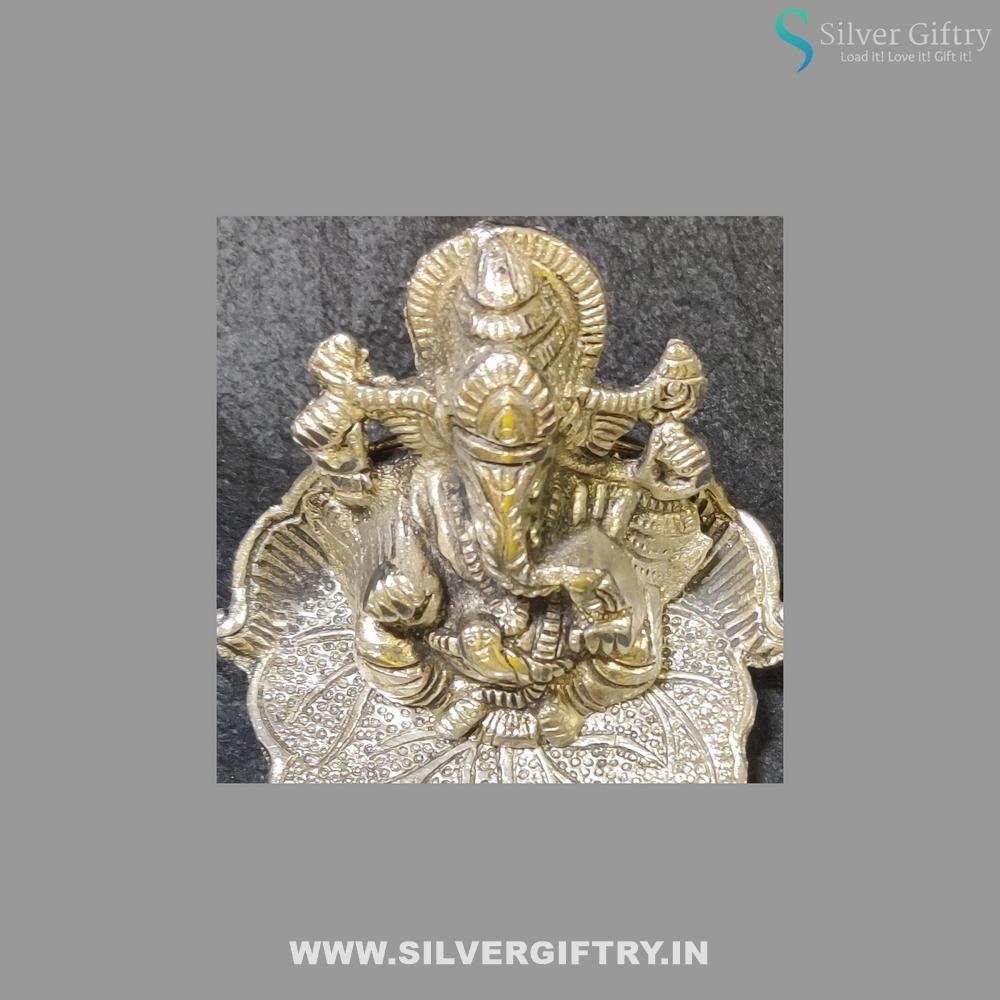Leaf Ganesh Diya 4" | Silver Giftry | SGT20K406