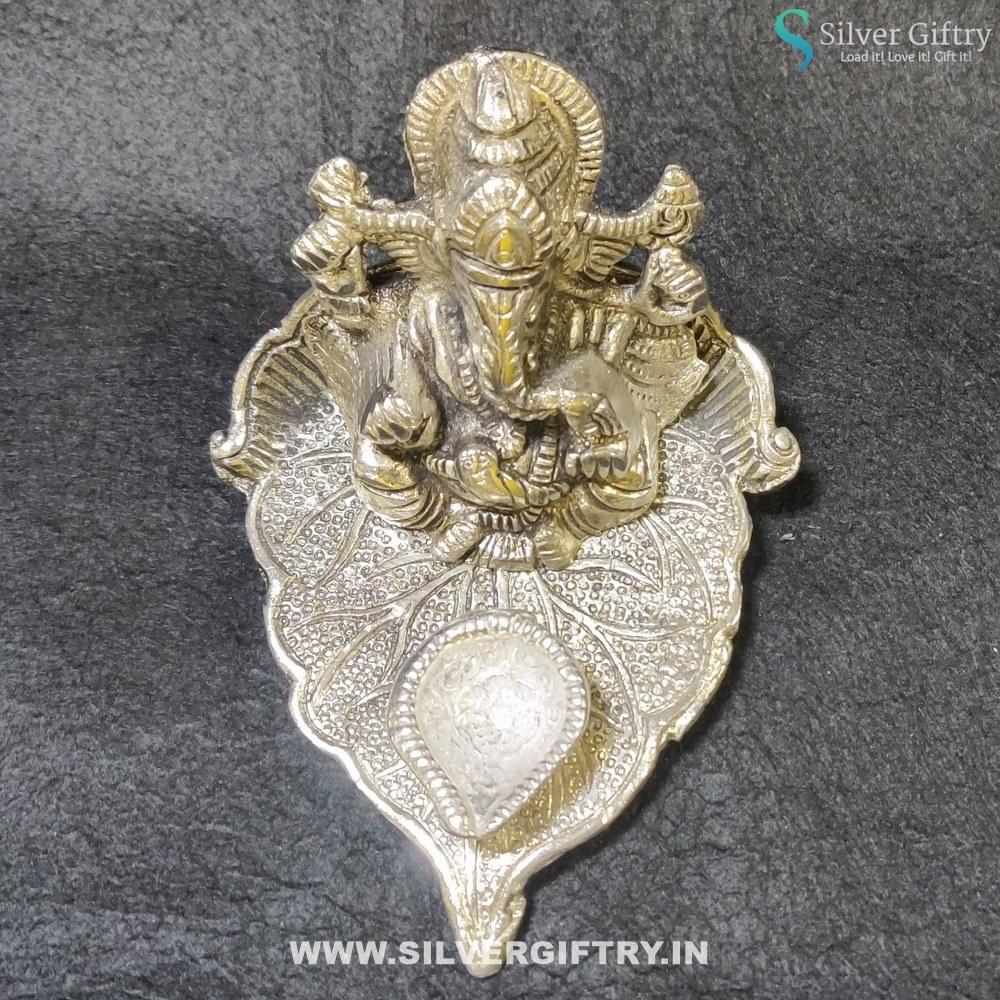 Leaf Ganesh Diya 4" | Silver Giftry | SGT20K406
