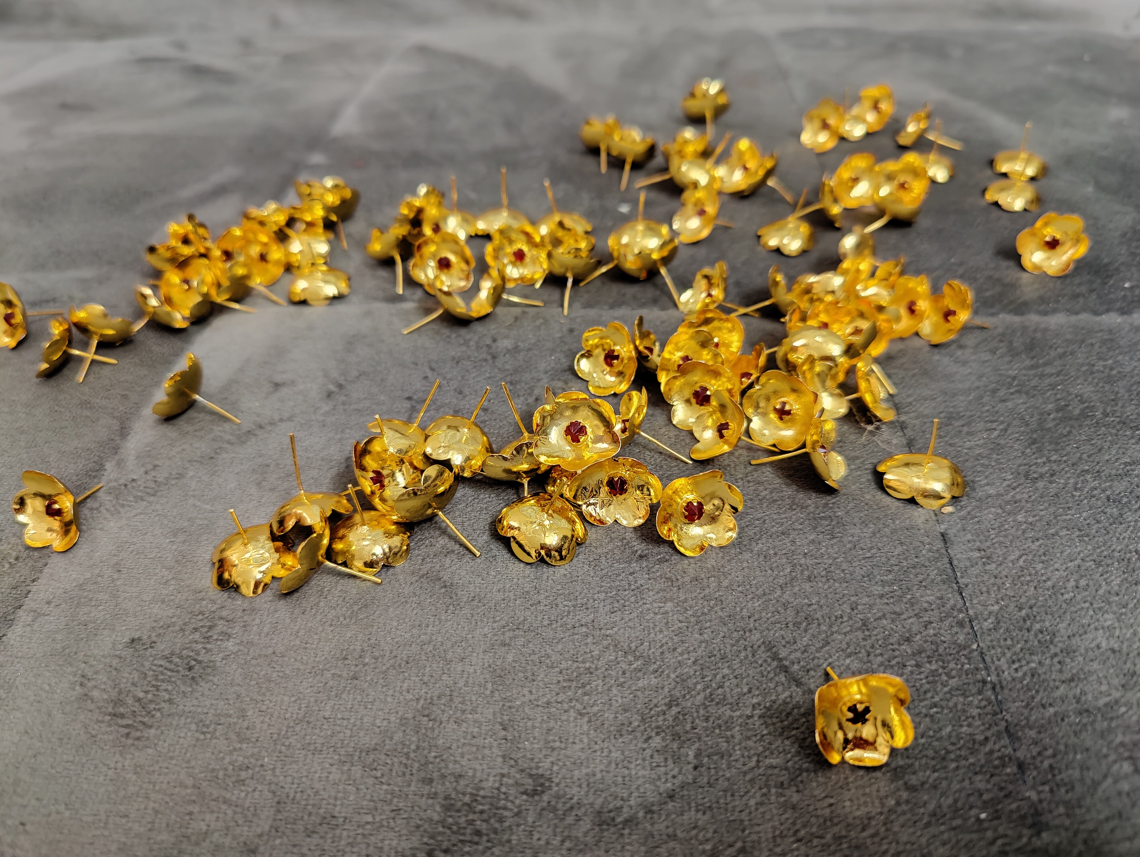 GS 108 gold Mantra flowers with stones